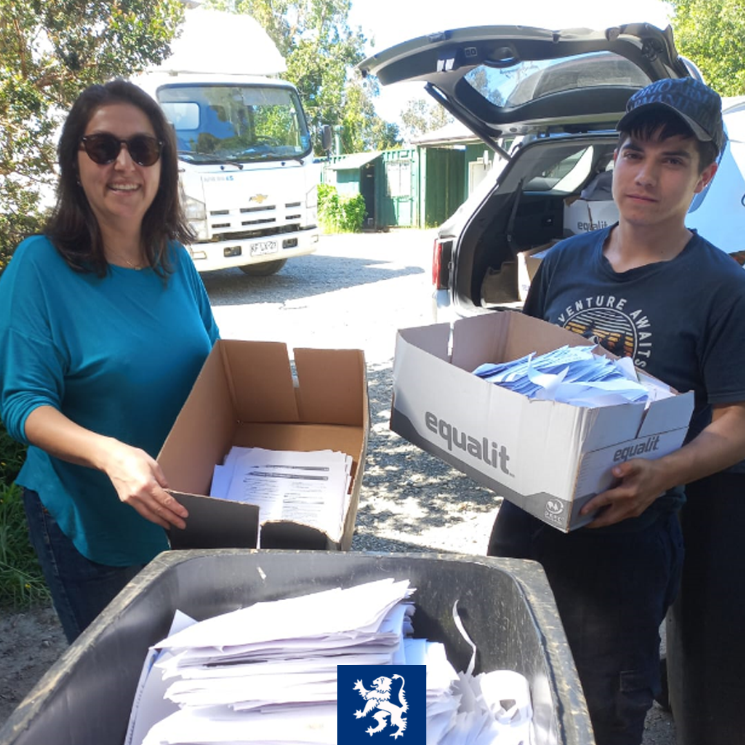 Entrega de 177 Kilos de Papel para Reciclaje a la Unidad de Gestión de Residuos (UACH)