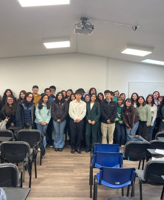 Estudiantes windsorinos exponen en la Universidad Austral de Chile