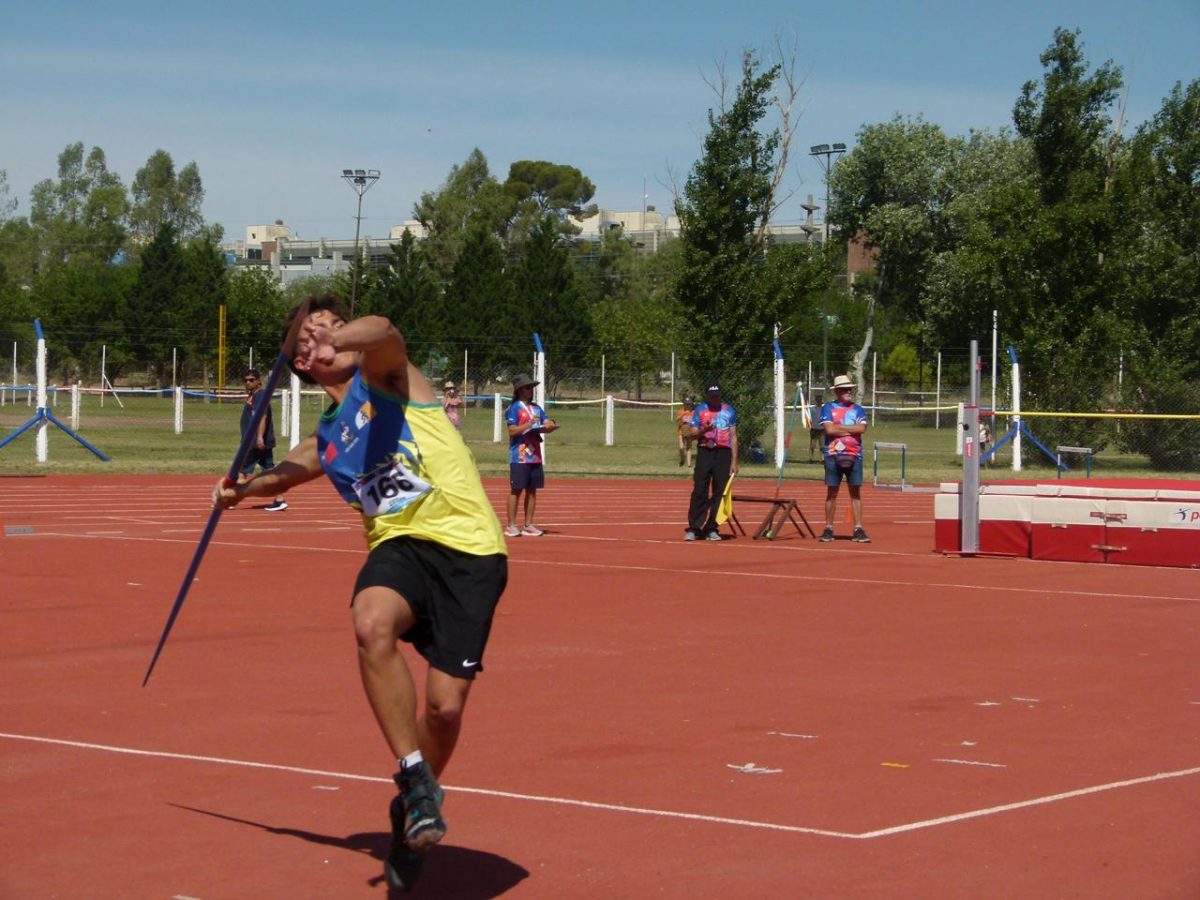 Del Windsor al Team Chile: estudiante y docente representarán al país en Panamá