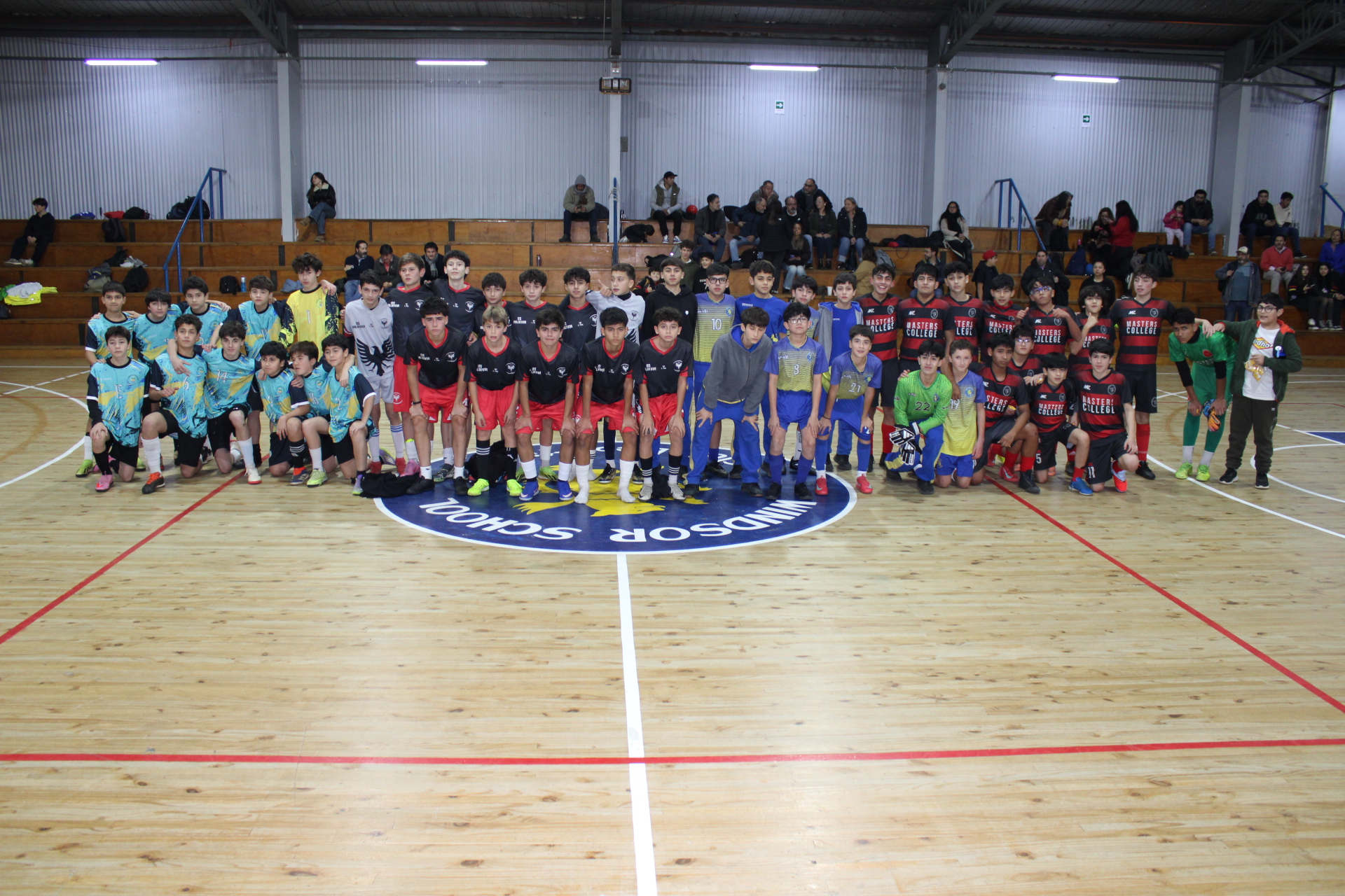 Campeonato interescolar de futsal avanza tras sus primeras fechas en Windsor School