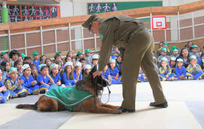 Carabineros de Chile visitó a windsorinos de Educación Parvularia y Básica