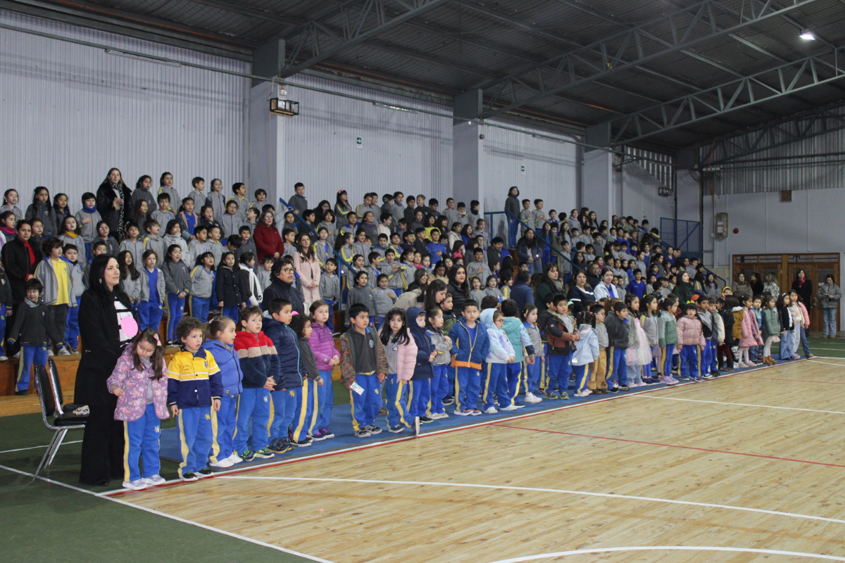 Acto Kinder a 4° básico