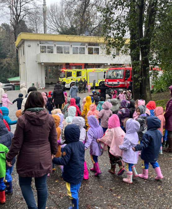 Pequeños windsorinos visitaron Séptima Compañía de Bomberos para conocer su labor