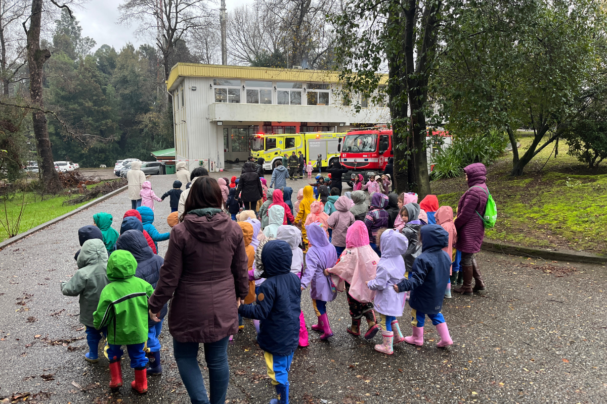 Pequeños windsorinos visitaron Séptima Compañía de Bomberos para conocer su labor