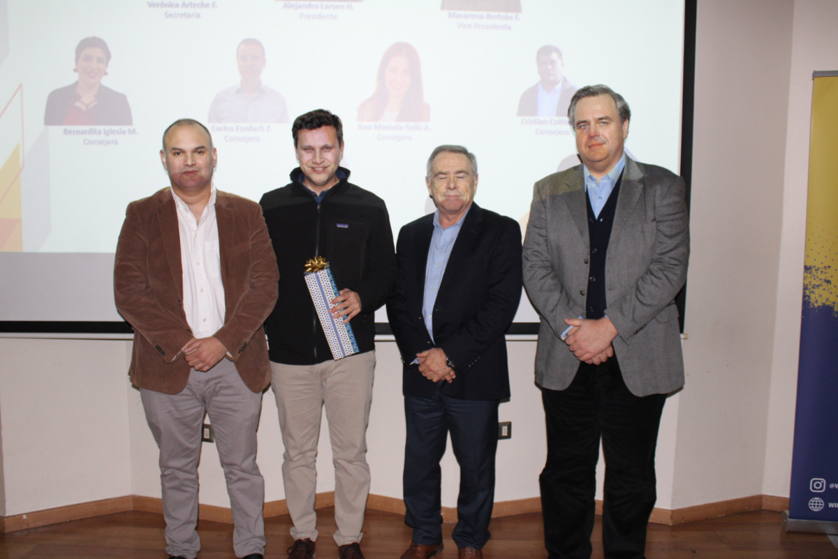 Reconocimiento Consejero Carlos Fonfach