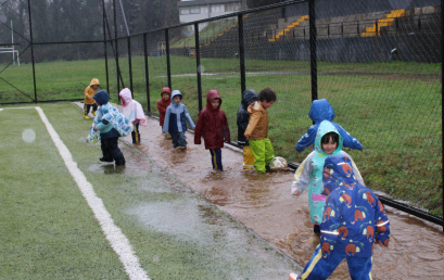 Windsorinos de Educación Parvularia disfrutaron una jornada de juegos bajo la lluvia