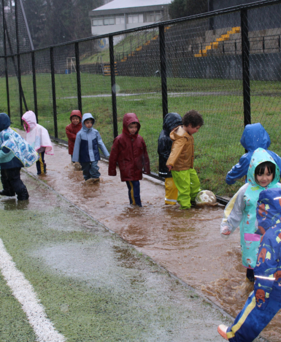 Windsorinos de Educación Parvularia disfrutaron una jornada de juegos bajo la lluvia