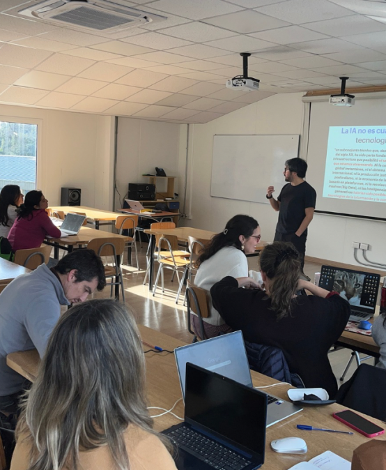 Docentes exploraron usos pedagógicos de la IA con “NotebookLM”